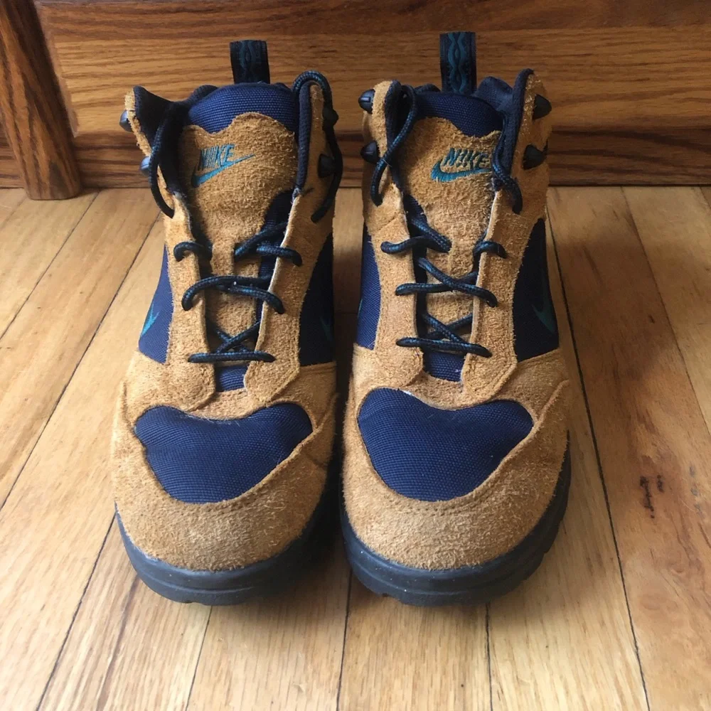 Nike ACG Torre Mid Waterproof Shoes in Burnt Sienna, Dark Atomic Teal Size 8